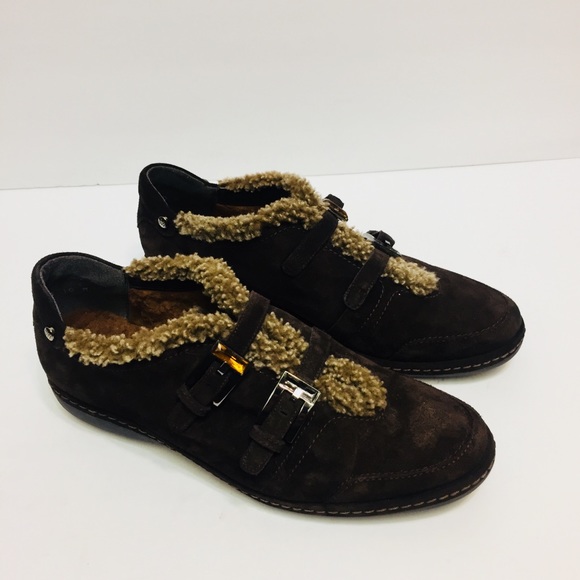 Stuart Weitzman Shoes - Stuart Weitzman brown winter shoes. Size 10